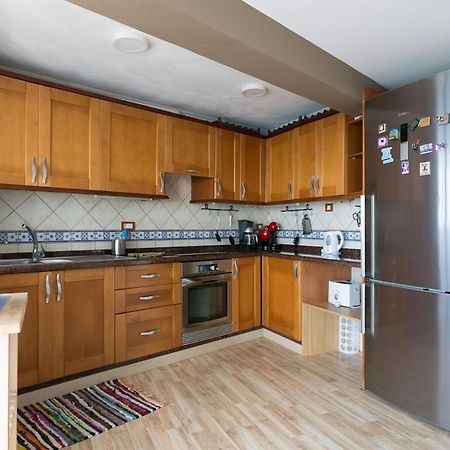 Nice And Comfortable Vacational Apartment With Sea View لوس رياليخوس المظهر الخارجي الصورة