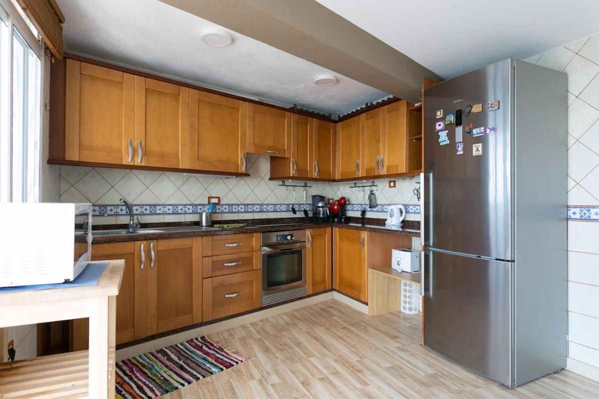 Nice And Comfortable Vacational Apartment With Sea View لوس رياليخوس المظهر الخارجي الصورة